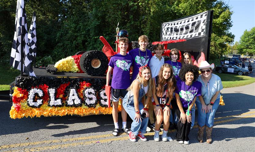 Students participate in homecoming parade